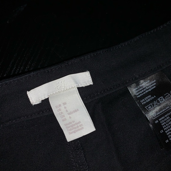 black high waisted booty jean shorts - Picture 3 of 5